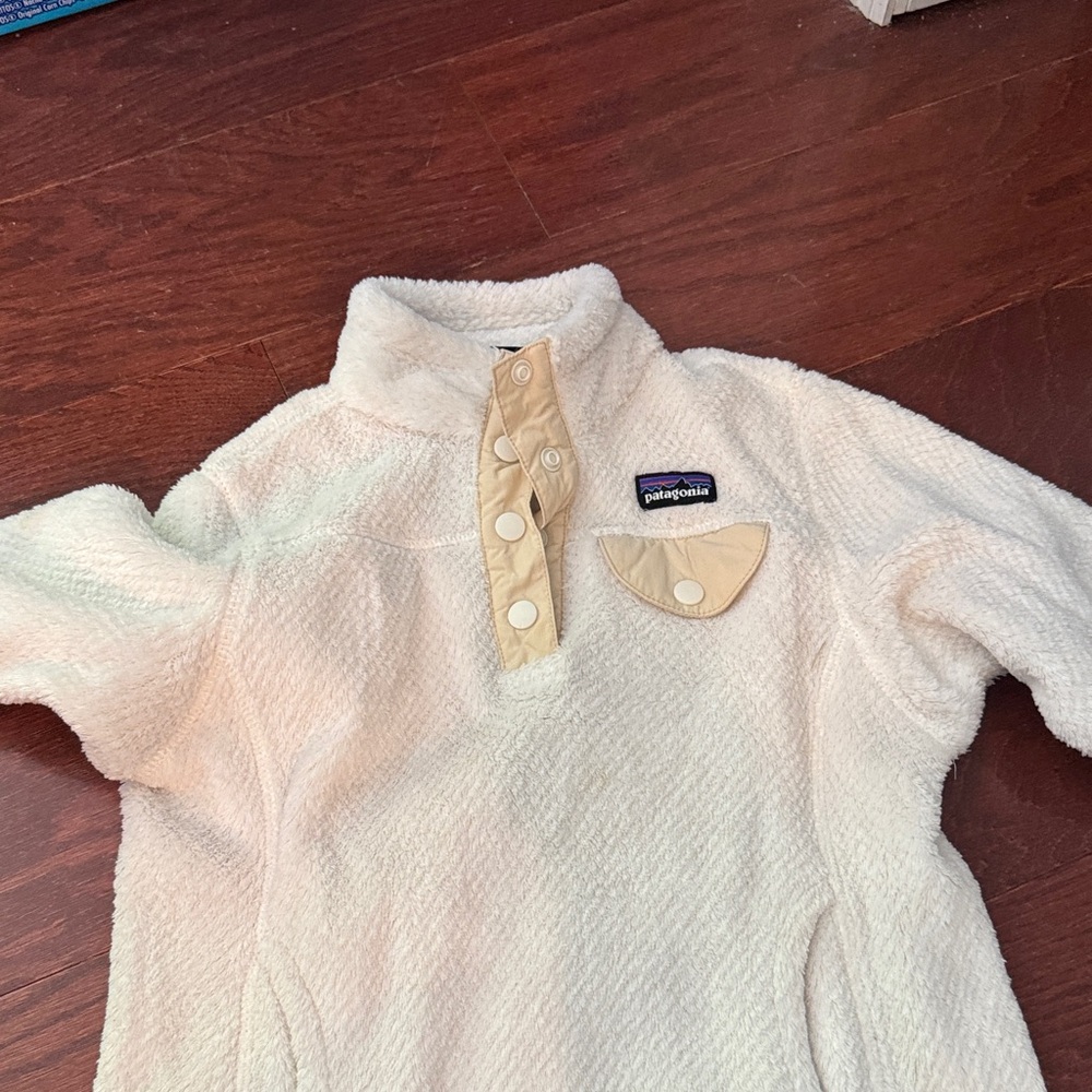 Patagonia Women's Off-White Fleece Pullover